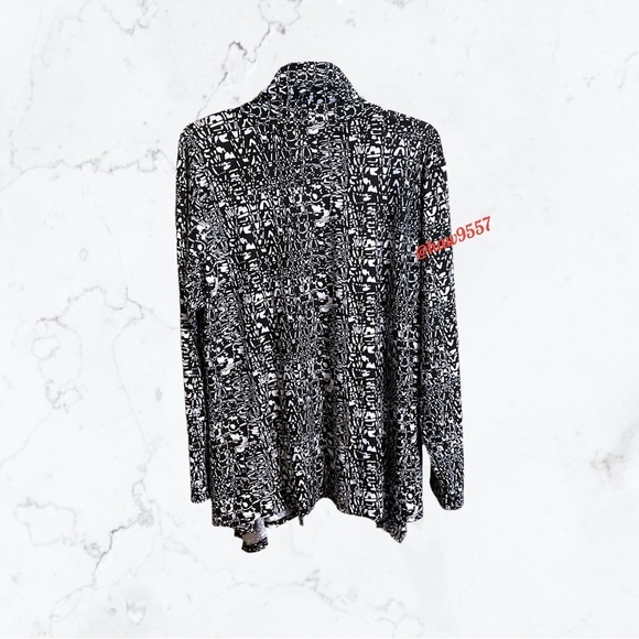Isabella Rodriquez Pleated Swing Cardigan Woman's Plus 2X Black White Comfort - Picture 8 of 8